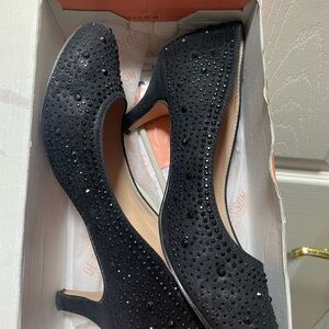 De Blossom Collection Black Heels Elegant Design